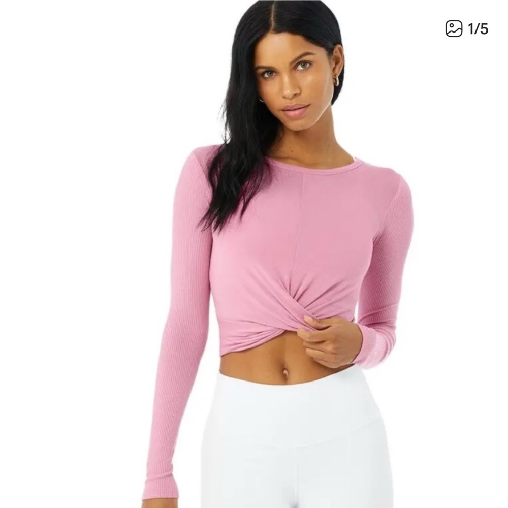 Alo Cover Long Sleeve Size Medium NWT
